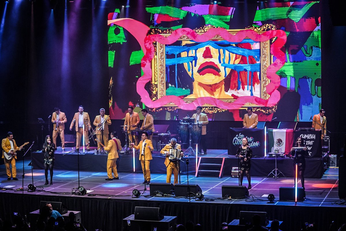 Los Ángeles Azules tweet media