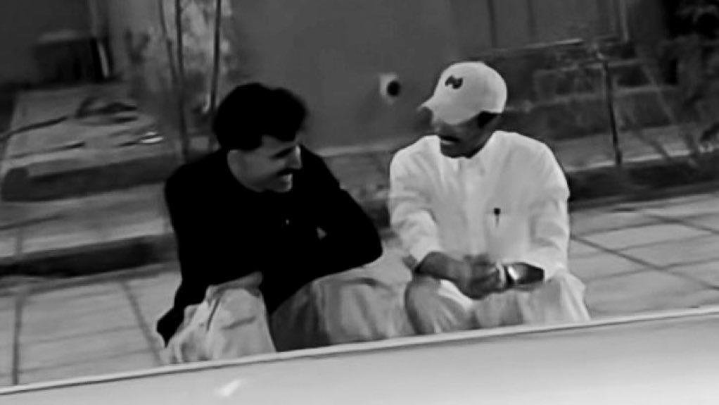 ماعطيته بال لكن انتثر كلّي عطا
ولا بغاني جيته أتثاقل وأنا ودي أطير 
🤍🤍🤍🤍🤍🤍🤍🤍