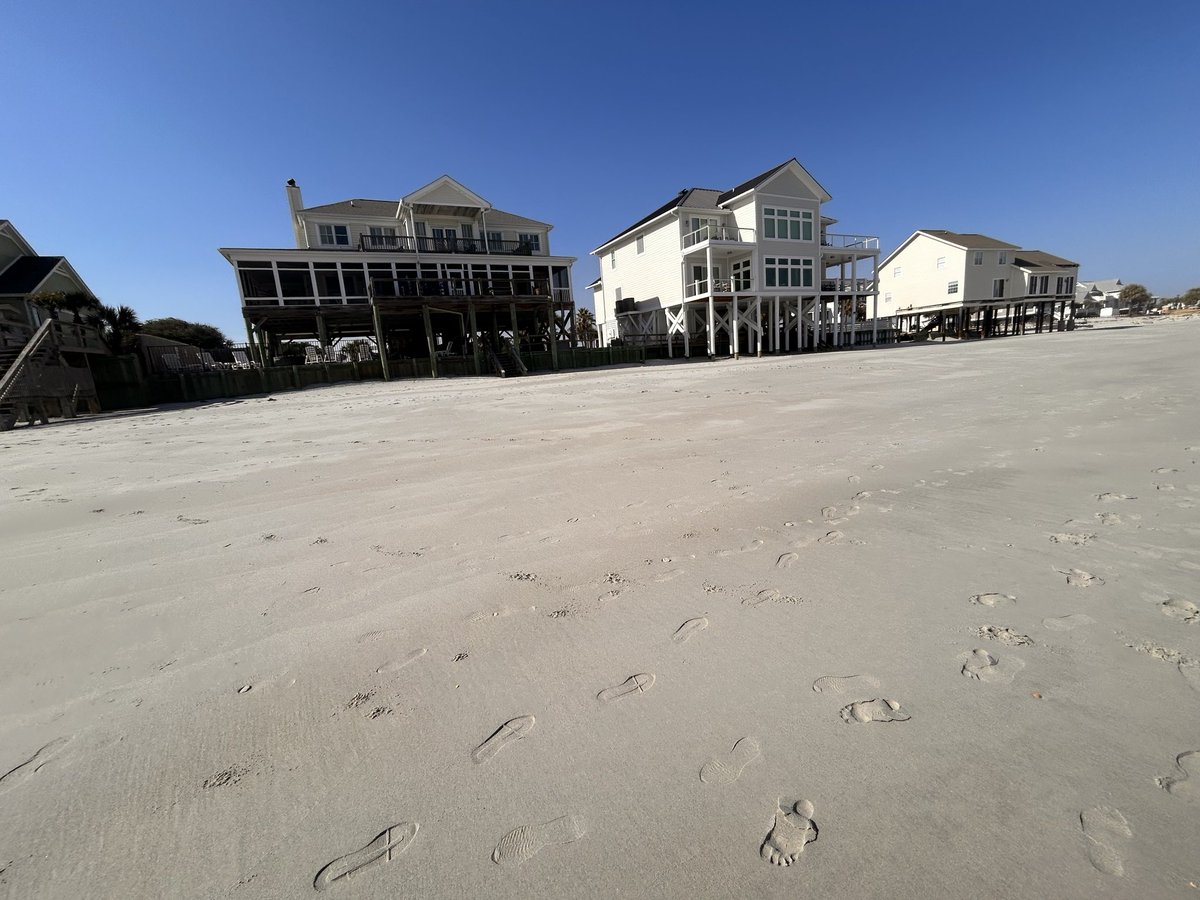 Steve Roth tweet media