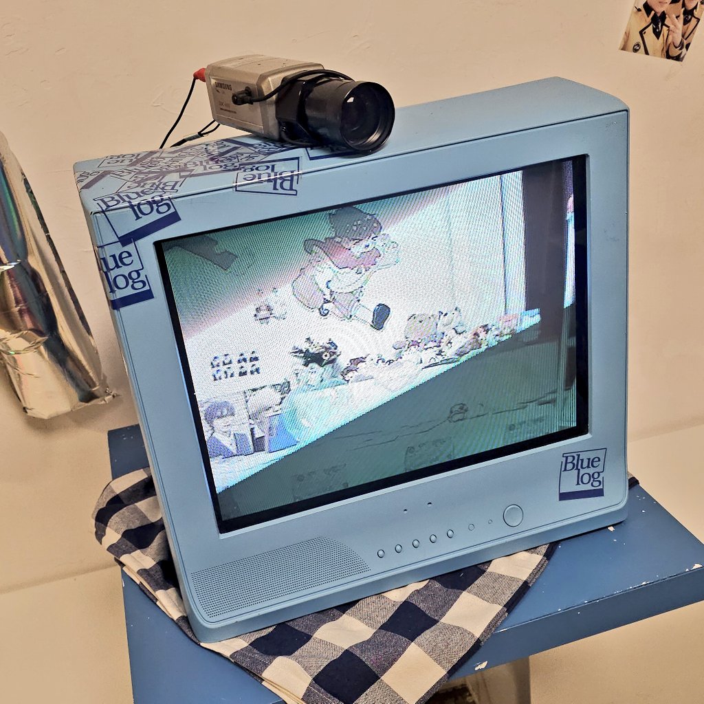 HYEONdan_JD's tweet photo. 2026 젠동 카페에 와주신 분들 정말 감사합니다🥰
총출동했던 젠동 소장품들로 꾸민 공간을 좋아해주셔서 다행이었어요🐶🐻
소중한 2일간의 추억은 쿠키들, 종이컵들과 함께 잘 간직하겠습니다🤣
남은 클립펜은 온라인 젠동고사 이벤트로 찾아올게요❤️
#봄날의_늑대를_조심하세요
#Wolf_of_Spring_Day https://t.co/jQWAOMrDIN