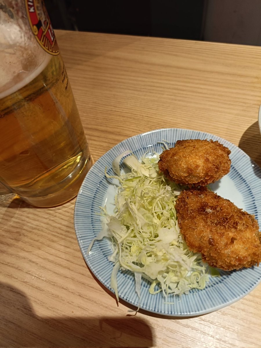 bacchus_nosake's tweet photo. 昨日の晩杯屋。イワシの梅しそフライかわいいサイズだったな。アジの刺身もおいしい https://t.co/jSpQXvrcZb