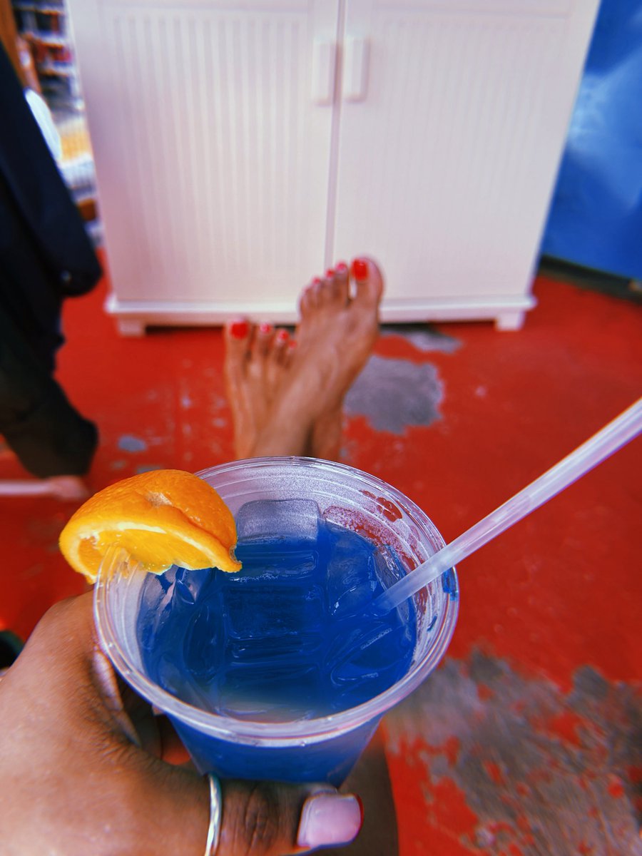 ASoleznToez tweet media