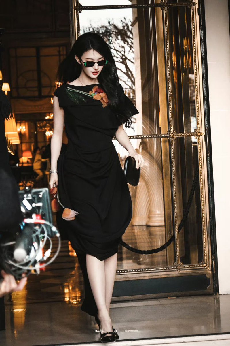 ชีสวยม้ากกกกกใส่ชุดอะไรก็ดูดีไปหมดงง😭💐

#หวังฉู่หรัน #WangChuran