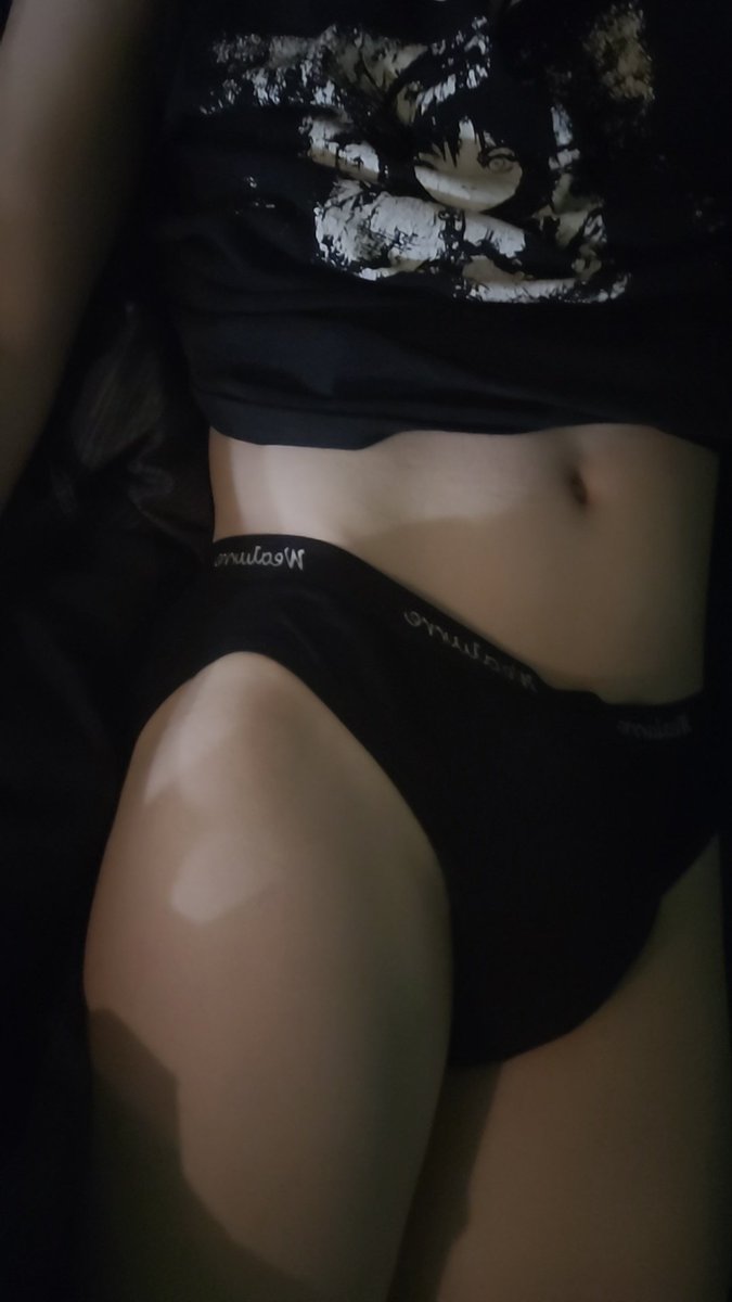 eepyfoxgirl tweet media