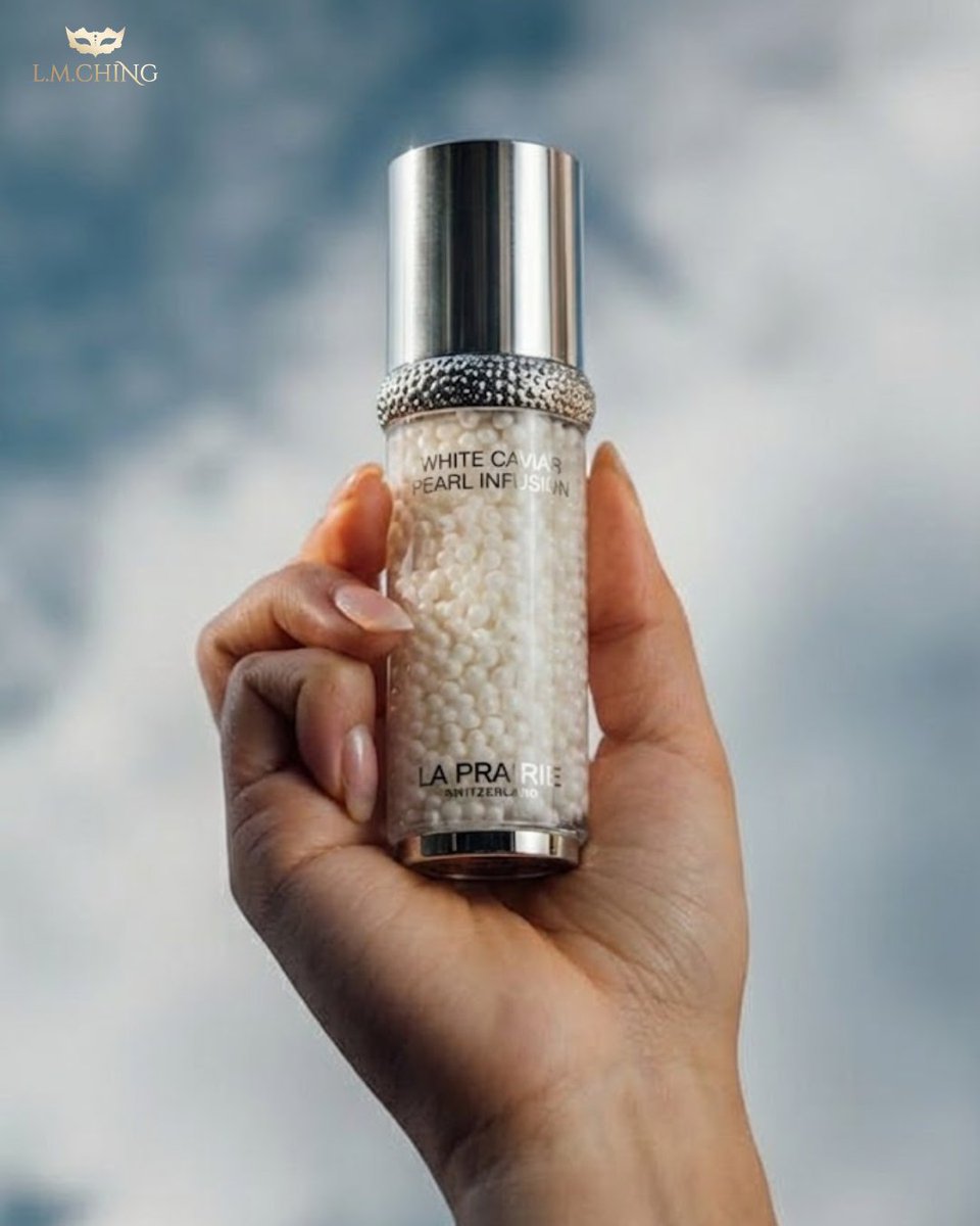 Lmchingofficial's tweet photo. Refined brightness, pearl-like clarity ✨

White Caviar Pearl Infusion helps improve tone, smooth texture, and reveal luminous skin.
Quiet luxury, visible results.

#LuxuryBeauty #RadiantSkin https://t.co/OoWc7sPLeq