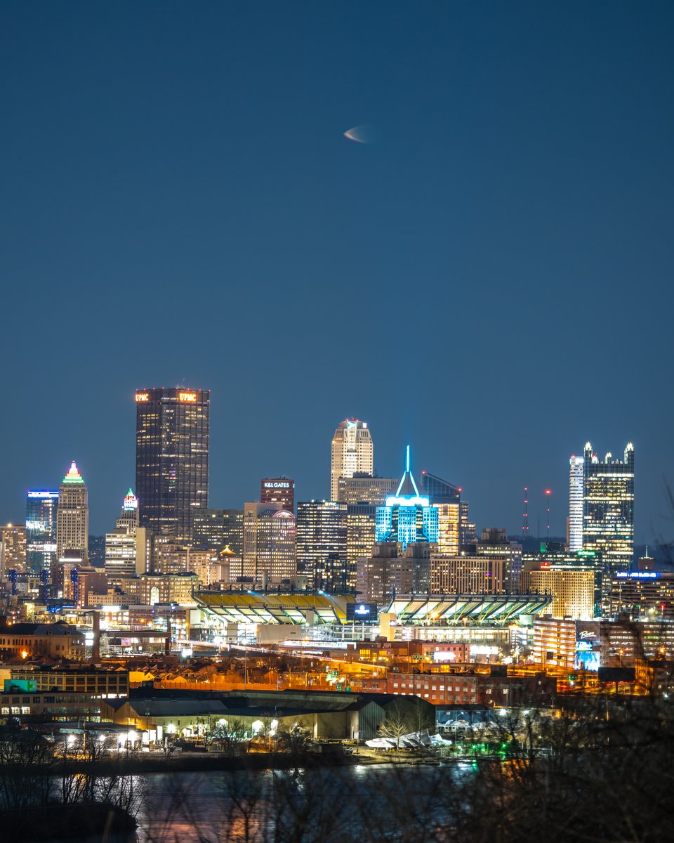 dmcgrew's tweet photo. Tonight a SpaceX Falcon 9 carrying Starlink satellites was seen from here in Pittsburgh only 6 minutes after launching from Cape Canaveral, FL! #pittsburgh https://t.co/PSTB6JoqEp