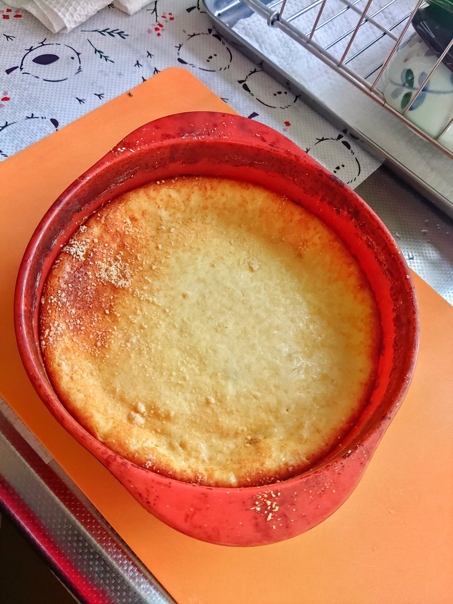 SanKawaguchi's tweet photo. 昨日は陸のシャンプーと久しぶりにチーズケーキを作りました。
愛犬はモコモコ可愛いくなりましたが今週トリミングで痩せてしまいます😆
試作したチーズケーキは同僚に配り予想以上に好評。試作で何を入れたのか教えると驚かれました😁
良き一週間になります様に～☺️
#愛犬
#マルプー
#ケーキ
#隠し味 https://t.co/F3a1pdIDDM
