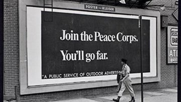 TammiMinoski's tweet image. #OTD 1961: President #JohnKennedy signed Executive Order 10924 establishing the #PeaceCorps. One of the goals of the organization was to help promote a better understanding of peoples of other nations on the part of Americans. #USHistory