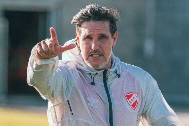 ⚽️ ¡ASÍ LO VIO EL DT! 🐞
🇦🇷 #AAAJ | Nicolás Diez, luego del partido con Barracas Central: "La insistencia de este equipo y la busqueda está, el contexto del partido te va pidiendo distintas cosas, el equipo tiene variantes y siempre se levanta"...

Vía <a href="/diegogabrielfb/">Diego Gabriel Fernandez</a>
