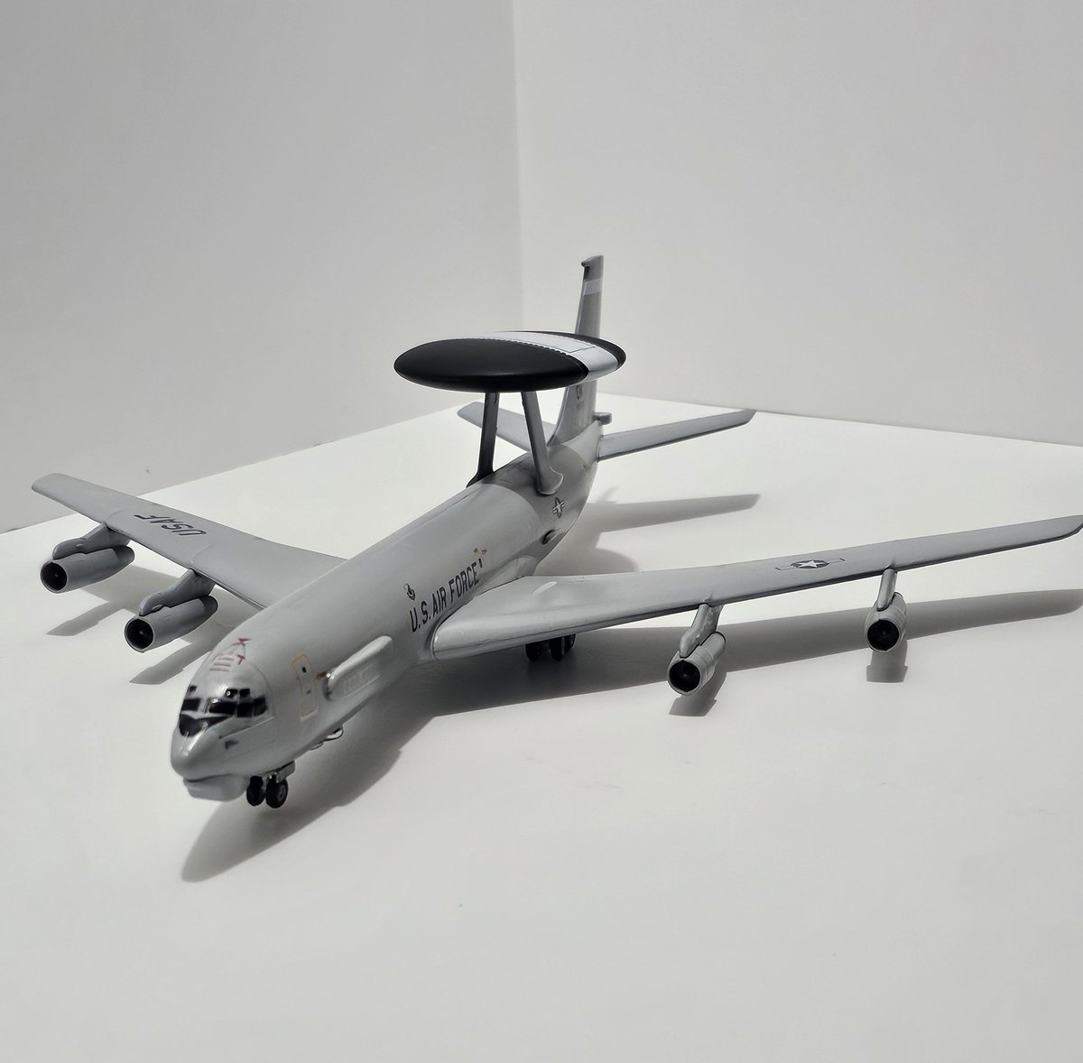 MidnightModeli1 tweet picture