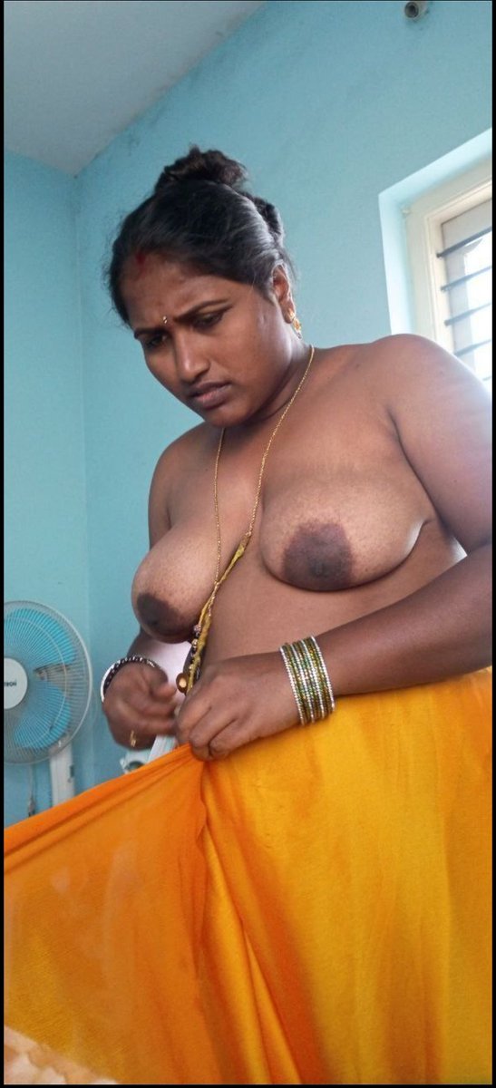 Akka: dei iniki ena da aachu unaku ipdi verithanama panra,mudila da dei

Bro : ila di anniya dress mathuratha pathan di yennama erukka🥵

Akka: anniya pathathuke epadi paniriye  kedacha enalam panuviyo, moradan da nee🫣

Bro : kidaichi nalla rasichi rusipan🤫

Akka : apo yenna