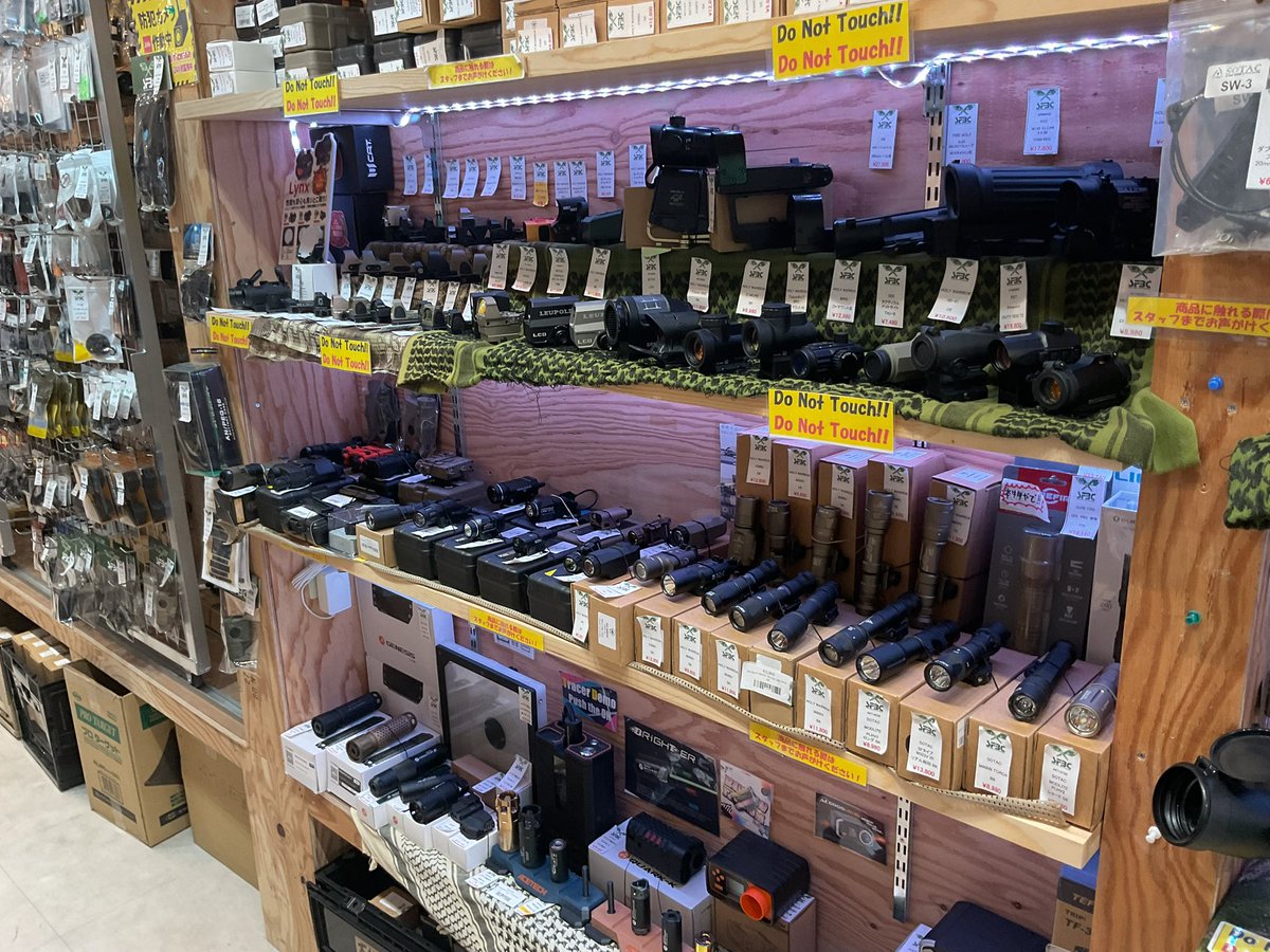 光学機器もモリモリ入荷🥹
3月はやっぱりサバゲシーズンゆうことで
愛銃❤️のカスタムも捗ります👍

お客様の愛銃🥰似合うサイト一緒に選びましょ〜🥳

#SFBC
#サバゲー
#エアーガン
#大阪
#Airsoft
#Osaka