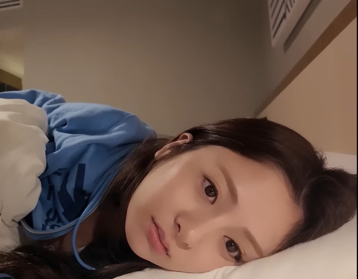 wzupnq's tweet photo. 윤진 아니구? https://t.co/f3q2TdyOZ4