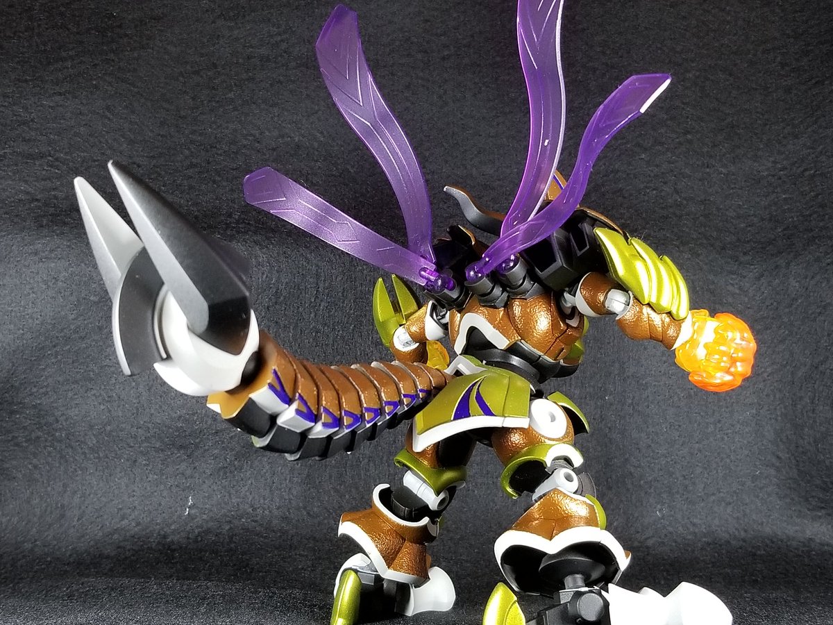 #ダンボール戦機15周年 らしいですね。高校生の時に「なんつー名前のアニメ」と見始めたのがキッカケでした。

敢えて言いたいのは、HFイフリートを再販して頂きたい！通常版で"作ったら出る"の法則発動を狙ったら外したモノで…。
(当時は金欠浪人で買えなかったんだい)

#LBX
#プラモデルライフ