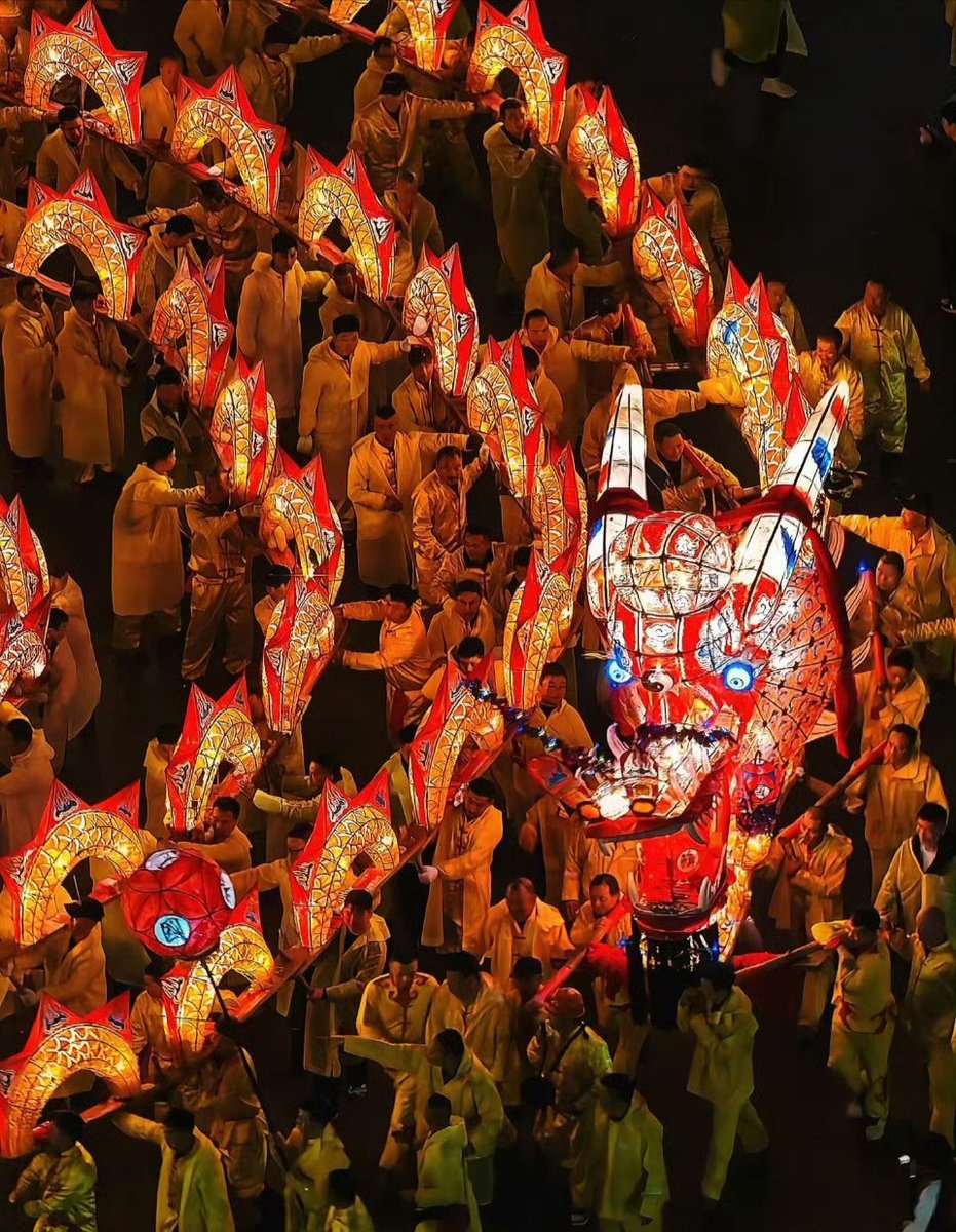 lebronwuao's tweet photo. In the same world, some countries and regions are suffering from war. And China is celebrating the traditional Lantern Festival, immersing in a pleasant and cheerful atmosphere！ https://t.co/rBmr4G9zV9