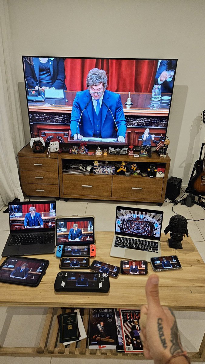 - che, viste la cadena nacional del Javo ayer?

+ ….