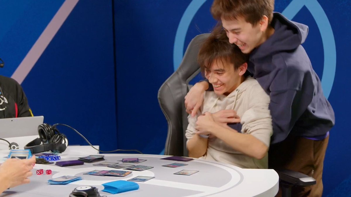 Play! Pokémon tweet media