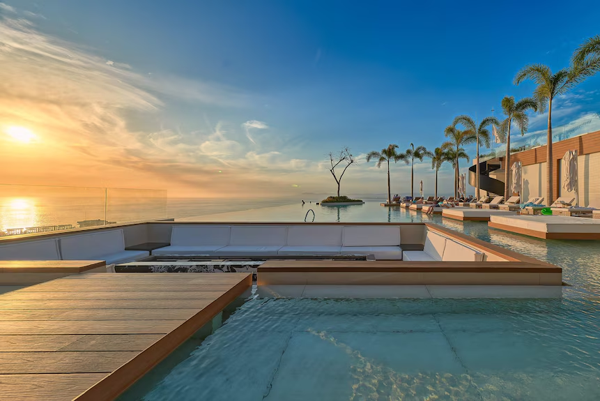 Gm Legends ❤️

Can I get a Gm?