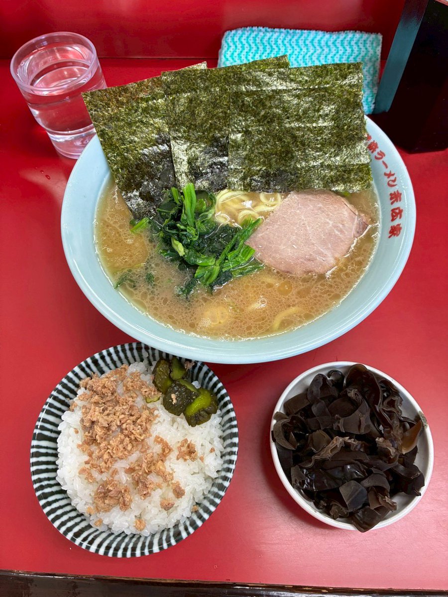 mkhvvvvvv's tweet photo. 末広家🍜
10:55について、12時着丼
いつも安定の混み具合🫡
美味しい～！
中盛り初だったかな？
美味しい。いつでも美味しい！
ごちそうさまでした！ https://t.co/QkDyFeKdUP