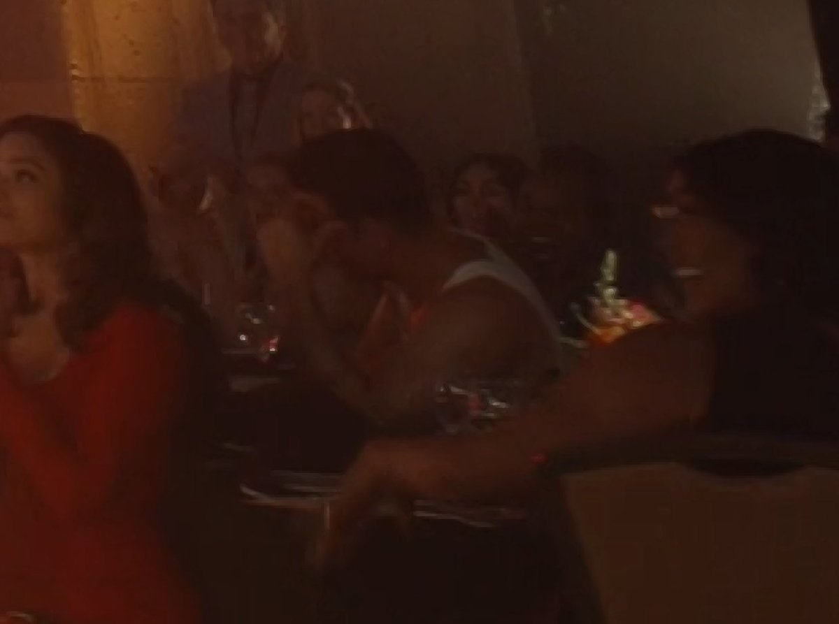 Echo ✨ tweet media