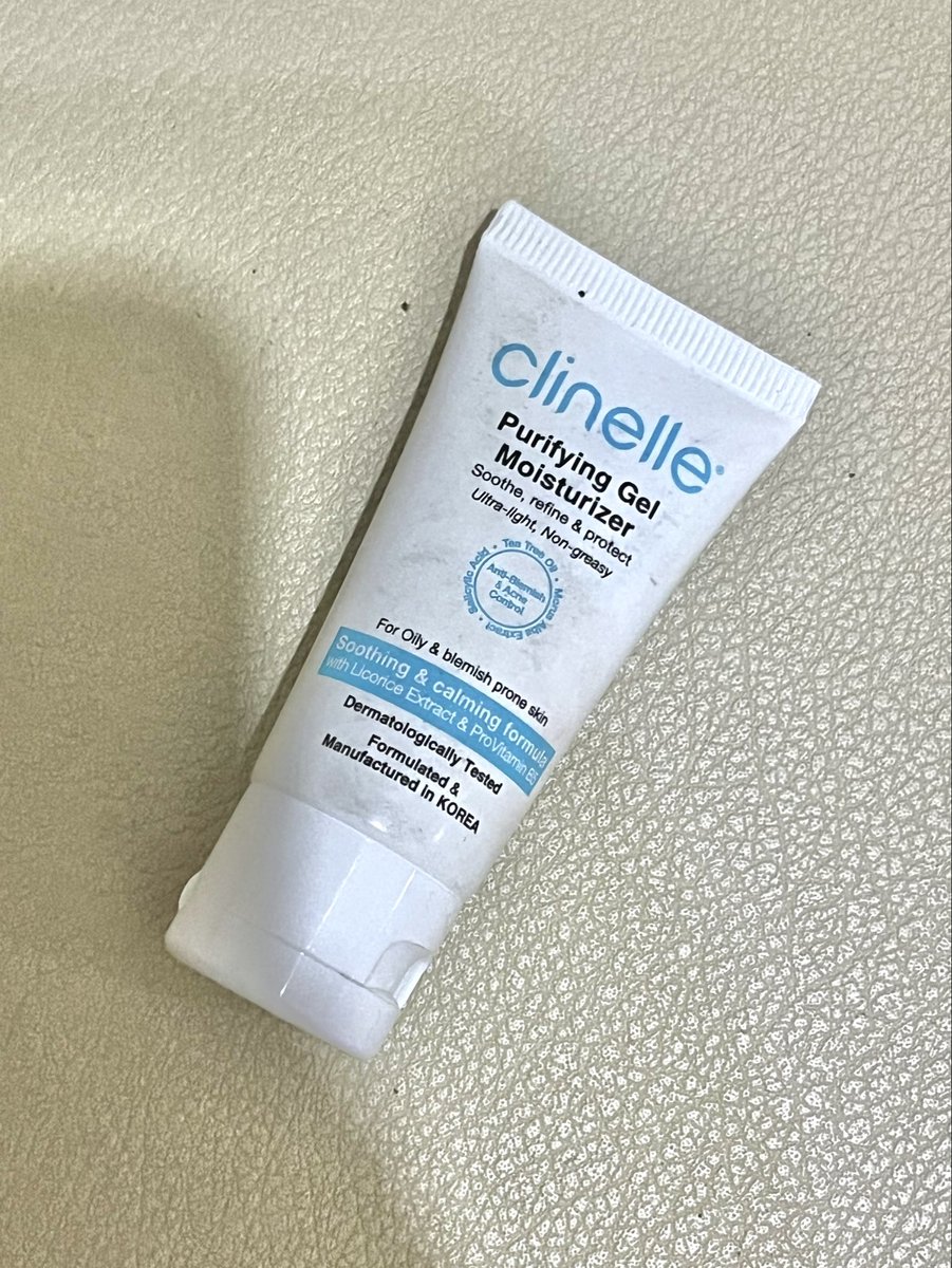 Before: tekstur &amp; jerawat kecil-kecil keliatan banget
After: mereda &amp; lebih tenang

Kunci pas jidat lagi bandel gini bukan pake banyak skincare, aku cuma pake pelembab dari ✨ Clinelle Purifying Gel Moisturizer ✨

#ClinelleDermaskinWithAffordablePrice