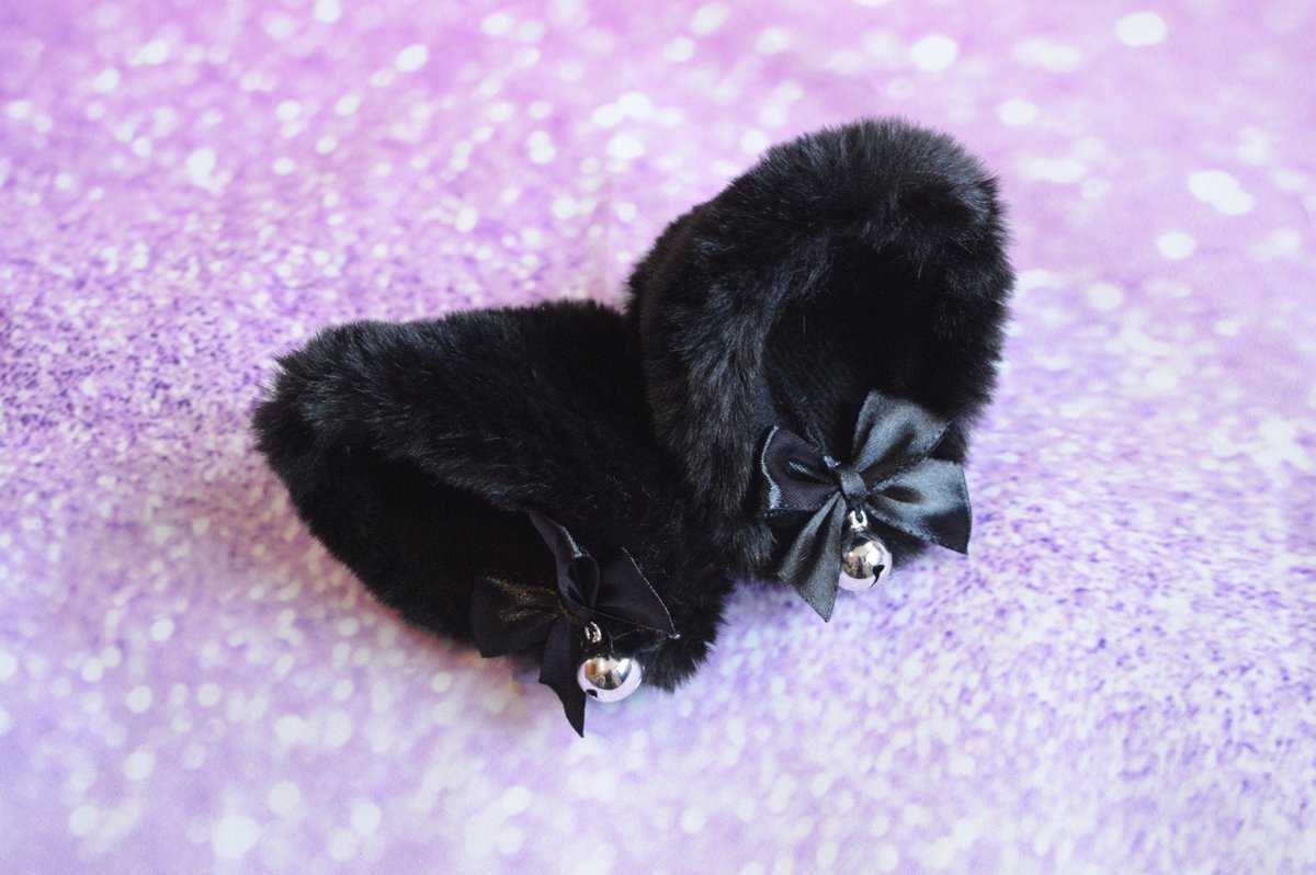 Nekollars's tweet image. MtO - Kitten play clip on cat ears with ribbon bows and bell - neko cosplay costume ears - kitten play gear accessories - black tuppu.net/1c18d04d #Etsy #Nekollars #ClipOn