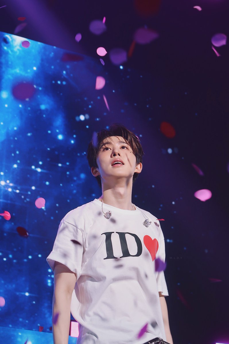 the last parade in seoul vs encore 🥹🌌💕