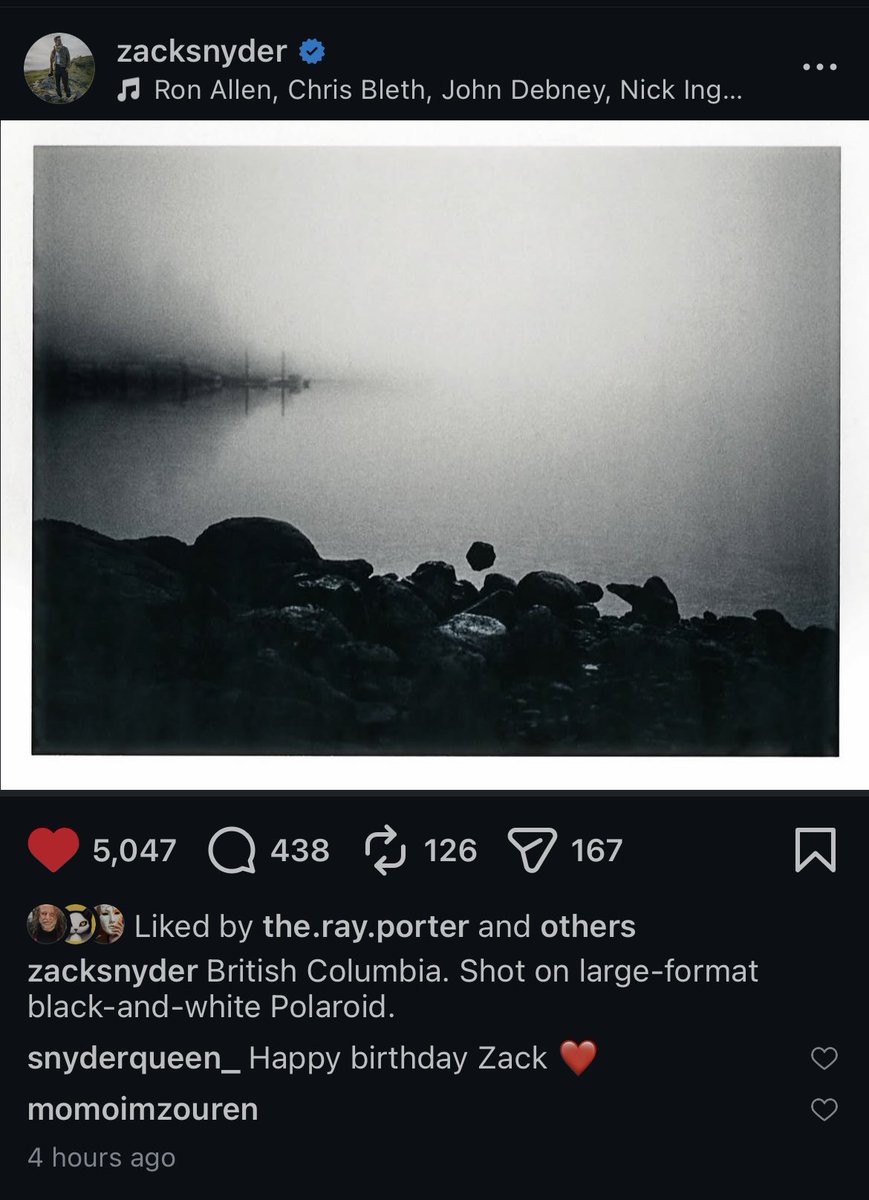 visualgodx's tweet photo. Ummmmmm….  😳😳😳

Am I trippin?!

#RestoreTheSnyderVerse https://t.co/4lQDXALPwq