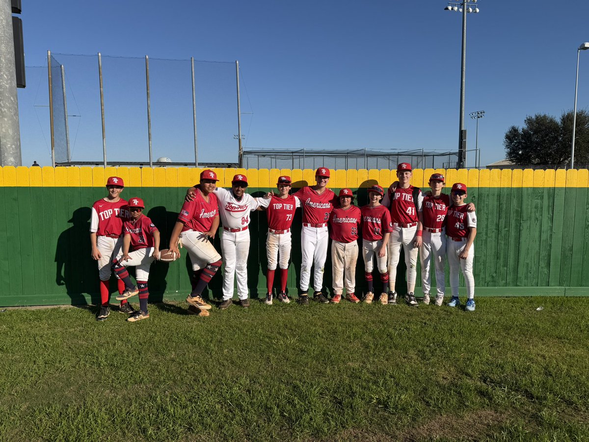 TopTierLasVegas's tweet photo. Las Vegas 🤝 Chicago 

📍 Houston 1000

One @toptierbaseball family. https://t.co/vX6BoAI1e4