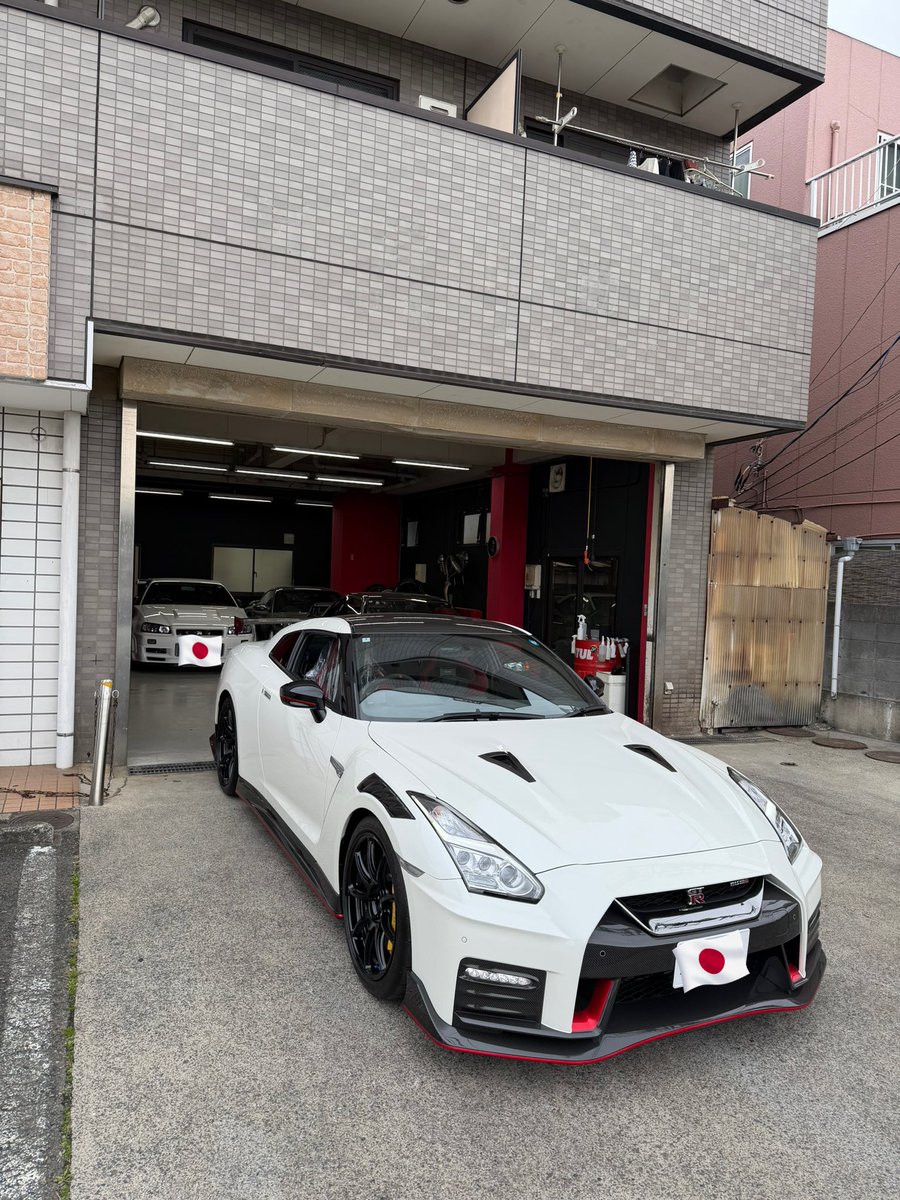 miyashi15's tweet image. クルマ来ました🔥🔥🔥

#GTR
#nismo
#R35