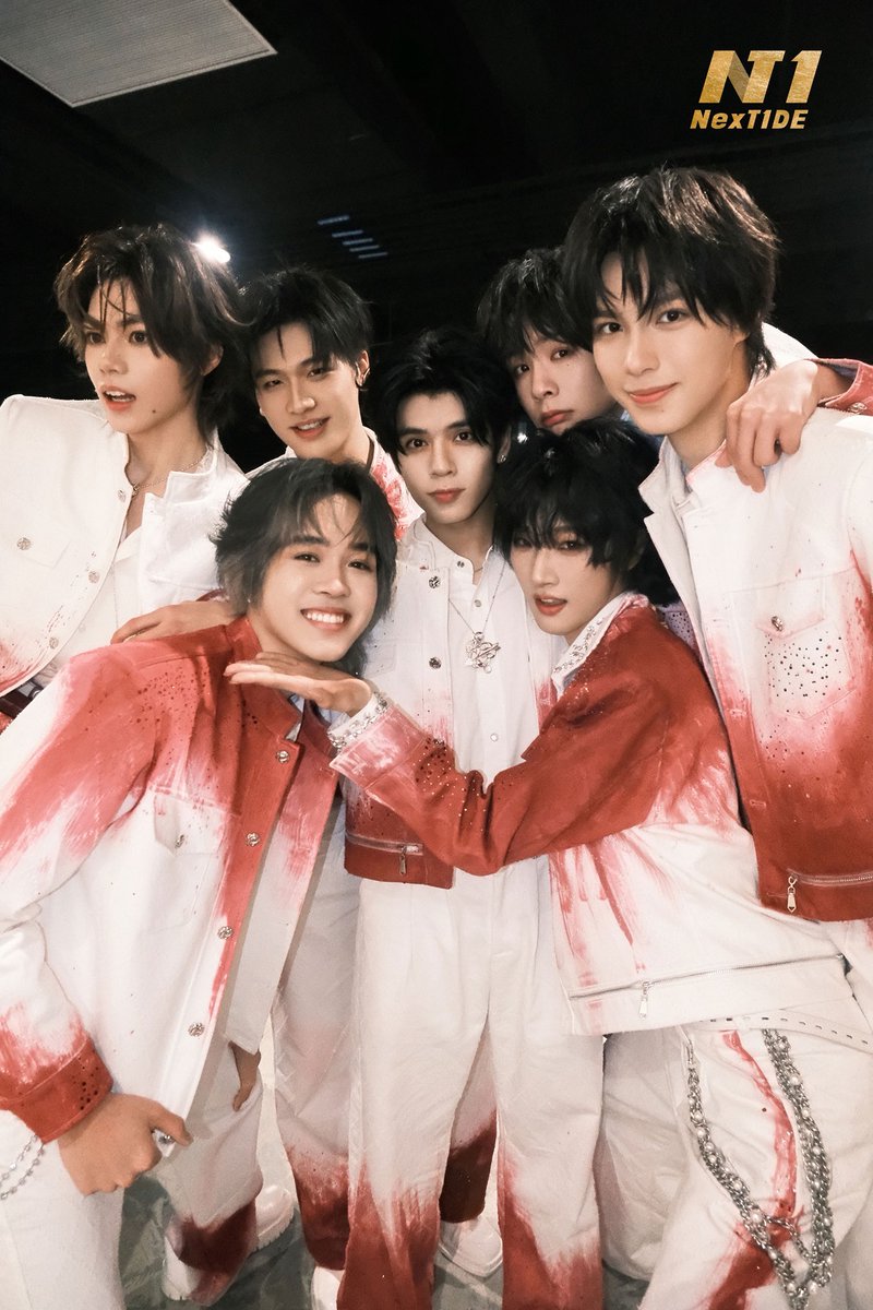 NexT1DE at the Hubei TV Lantern Festival Gala.
Tune in to Hubei TV at 21:25 tonight for our spectacular stage!
Happy Lantern Festival! 🌕🐴
#NexT1DE