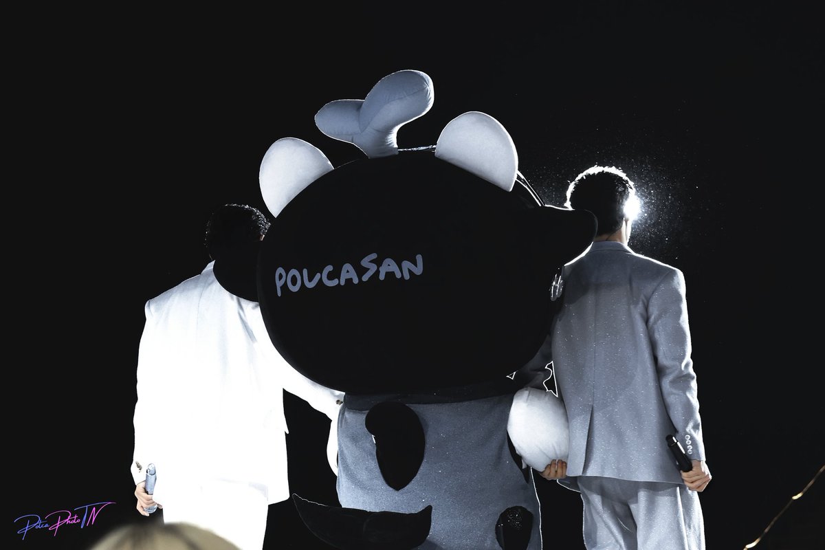 Polca_Photo_TN's tweet photo. เธออาจเป็นแค่ใครบางคนบนโลกนี้
แต่สำหรับฉันเธอมีค่ามากกว่าใคร
ในความเล็กน้อยที่เป็นเธอนั้นยิ่งใหญ่
เพียงพอต่อหัวใจของฉัน

TAYNEWPOLCASAN FAMILY TIME D2

#PolcaFamMeetingD2
#Tawan_V 
#Newwiee 
#POLCASAN @polcasan_GMMTV https://t.co/32dqnWxciJ