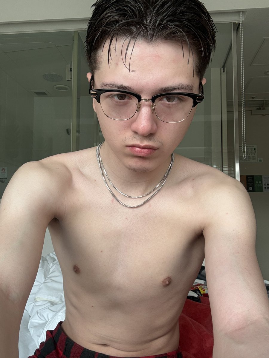 just posted on oF :))) OnlyFans.com/jayhungboy23