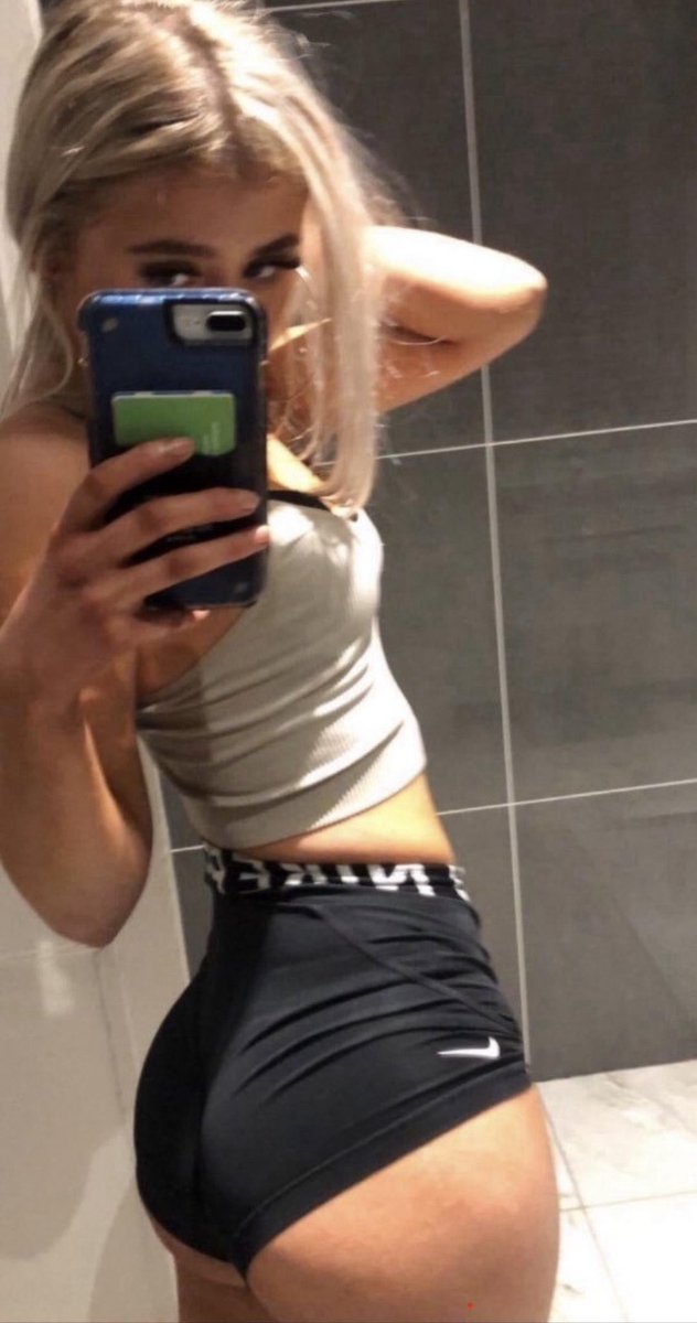 Nnbopfacegoon's tweet photo. Hot girls wear Nike pros 🥵 https://t.co/wih5ddiMbw