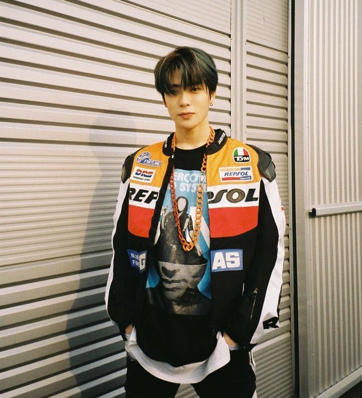 ตอนนี้ ความฝันที่บ้าที่สุดที่คุณอยากทำคืออะไร?

🍑 : เป็นคำถามที่ตอบยากเหมือนกันนะ แต่ตอนนี้ที่ผมนึกออกคือ อยากขับรถแข่ง F1 🏎️ในสนามแข่ง F1 ด้วยความเร็วสุด ๆ แล้วก็อยากไปเที่ยวอวกาศ และเจอมนุษย์ต่างดาวด้วย 🚀

( ลองคิดถ้าแจฮยอนใส่ชุดแข่ง f1 มันมีคนตายจริงๆคือนี่ตายแน่นอน