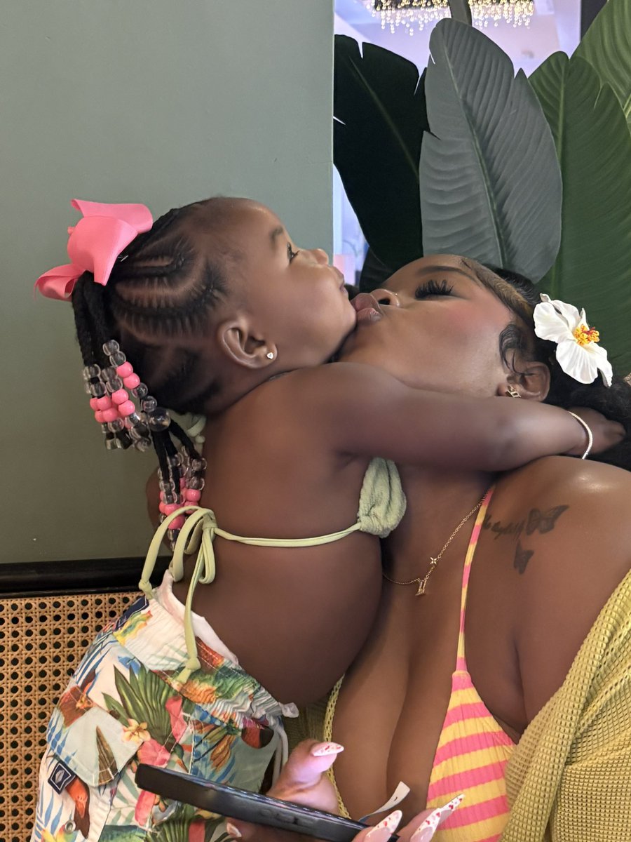 Cahlani Mommy 🎀 tweet media