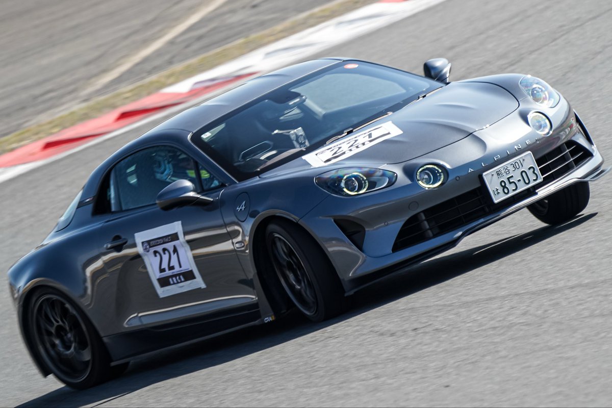 よしとも tweet media