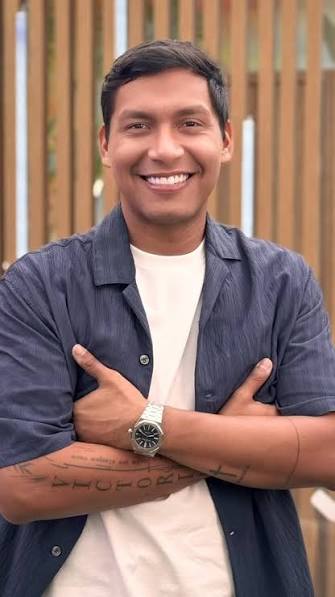 Buernellos's tweet photo. Entonces este caballero le da a Alexa un poco de su propia medicina y el es el malo? ella si puede inventar delante 50M de personas que el le propuso sexo oral, pero el no puede inventar que ella violó a Juanse? Todos en la cama o todos en el suelo💋💋
#LaCasaDeLosFamososCol3 https://t.co/uMTQXjd1Lg
