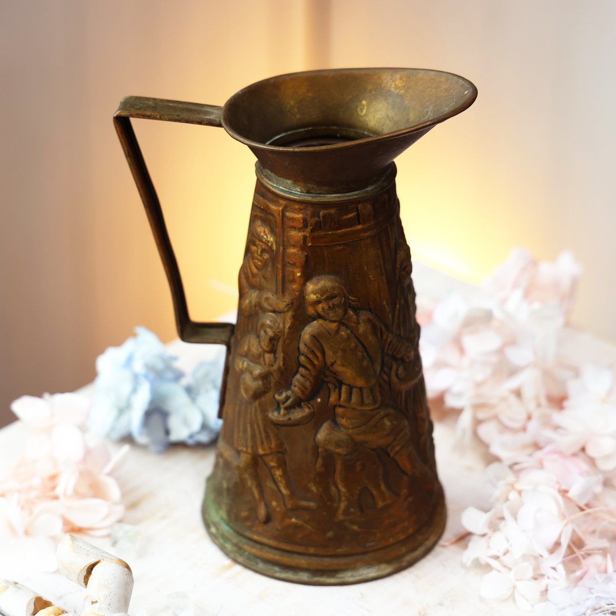 海福雑貨通販部の【古いもの】に、古びた金属製水差しを1点upしました