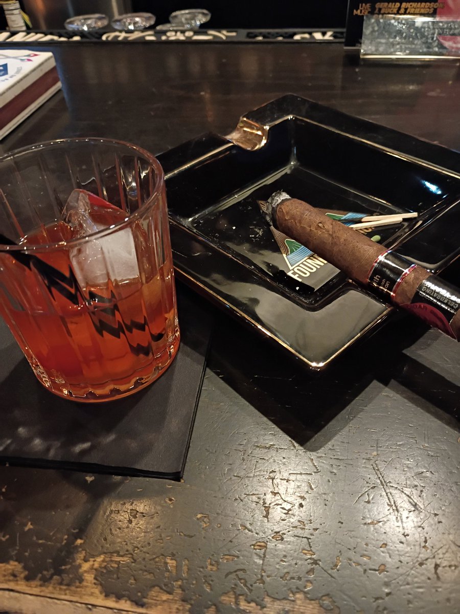 DeeFrmMphs tweet media