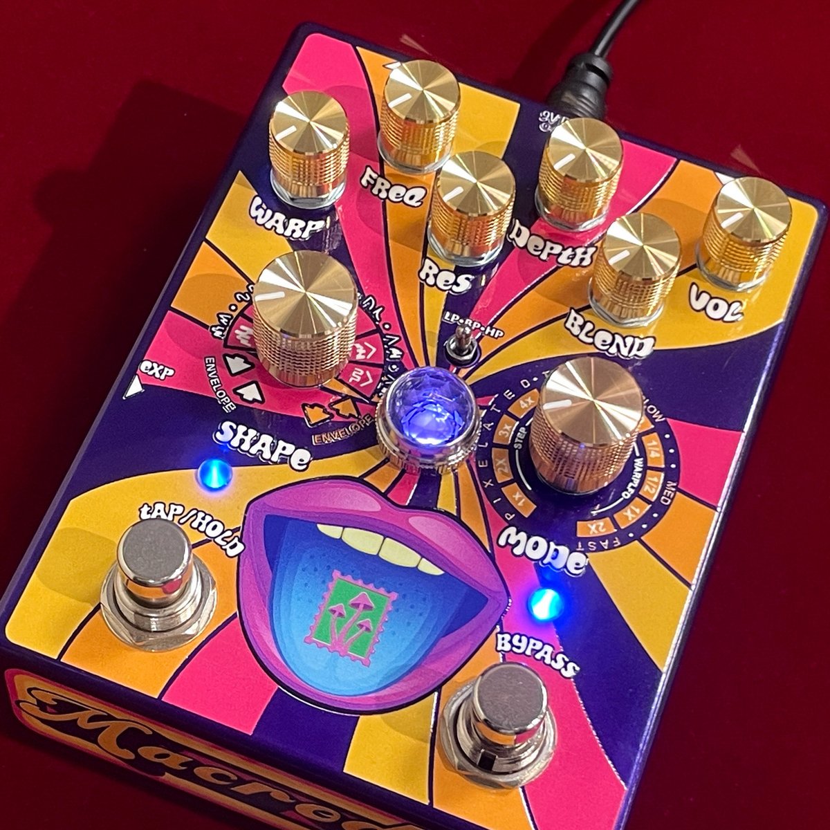 ROCKINN_namba's tweet photo. 【#ロックイン難波】待望再入荷!気になるフィルター「#AllPedal」の"Macrodose"。ド派手な外観が個性的ですが「#Subdecay」創業者との共同開発により、あの生産完了の傑作モデルに改良を加えたようなサウンド&機能を彷彿させます!ベーシストの皆さんぜひお試しください!→https://t.co/9XbEdGiLys https://t.co/1fEG8yeGn9