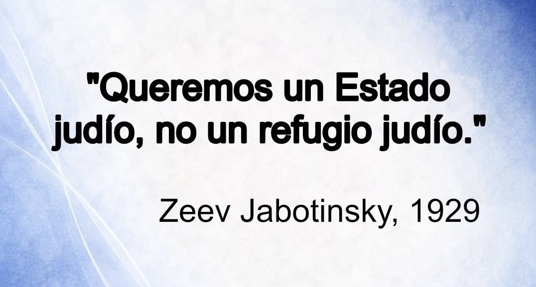 roitele1's tweet photo. Desde un refugio en Israel.

El sonido de la alarma tiene algo imposible de describir hasta que se vive. No es solo ruido: es una orden biológica. El cuerpo se mueve antes que el pensamiento. Tomar el teléfono, buscar a quienes están cerca, cerrar la puerta reforzada, contar mentalmente a los hijos, a los amigos, a los ancianos.

Aquí abajo hay respiraciones contenidas. Una niña pregunta cuánto falta para volver a casa. Nadie sabe qué responder. Un hombre intenta seguir leyendo las noticias aunque las manos le tiemblan ligeramente. Una mujer reparte agua como si ese gesto pudiera devolverle al mundo algo de normalidad.

Desde afuera, las guerras suelen parecer debates estratégicos o confrontaciones ideológicas. Desde dentro —desde la vida civil— la guerra es otra cosa: es la interrupción brutal de la rutina, la conciencia permanente de la fragilidad.

Cada misil dirigido hacia una ciudad recuerda que detrás de las palabras “guerra” o “geopolítica” existen millones de civiles intentando vivir vidas normales.

El miedo no es abstracto. Tiene horarios, sonidos y consecuencias emocionales. Cambia la manera de dormir, de planificar el día siguiente, incluso de imaginar el futuro.
Y aun así, algo sorprendente ocurre: la vida insiste. Alguien hace un chiste. Otro comparte comida. Un niño logra reír. En medio del peligro, la sociedad civil demuestra una resiliencia silenciosa que raramente aparece en los titulares internacionales.

Entre el miedo y la esperanza
Vivir bajo amenaza constante produce cansancio moral. No solo miedo, sino una pregunta profunda: ¿hasta cuándo? #admatai 

Muchos ciudadanos del Medio Oriente —israelíes, iraníes,libaneses y otros pueblos— no desean guerras interminables ni liderazgos basados en el fanatismo religioso o la destrucción del otro. La mayoría aspira a algo simple y revolucionario al mismo tiempo: vivir en paz.

Desde este refugio resulta evidente que los extremismos religiosos terminan perjudicando primero a las poblaciones civiles que dicen representar. Las sociedades merecen dirigentes que construyan convivencia, no enemigos perpetuos.

La historia muestra que ninguna región está condenada eternamente al conflicto. Europa también conoció guerras devastadoras antes de elegir cooperación y tolerancia como base de su futuro.
Quizás el Medio Oriente esté acercándose a un momento similar.
Imaginar el día después

Mientras esperamos que pase la alerta, pienso que toda guerra plantea una decisión moral colectiva.
¿Seguiremos aceptando ciclos infinitos de violencia?
¿O este sufrimiento abrirá finalmente espacio para un nuevo Medio Oriente más tolerante, donde la diversidad religiosa y cultural no sea una amenaza sino una riqueza compartida?

Un futuro pacífico requerirá que los regímenes que alimentan el odio, el terror y el fanatismo pierdan influencia frente a sociedades civiles que reclaman dignidad, desarrollo y convivencia.

Los pueblos de la región no nacieron para vivir en refugios. Nacieron para construir ciudades abiertas, universidades llenas, mercados vivos, conversaciones entre vecinos que no se teman. 

La sirena termina.
Durante unos segundos nadie se mueve. Luego alguien abre la puerta lentamente. Volvemos a la superficie con la cautela de quien no sabe todavía si el peligro terminó.
Salir del refugio nunca se siente como una victoria militar. Se siente como una oportunidad más de seguir viviendo.

Escribo esto desde Israel, desde mi experiencia personal, con miedo pero también con esperanza.
Porque incluso aquí, bajo tierra, entre alarmas y misiles, persiste una convicción profunda:
el futuro del Medio Oriente no puede construirse sobre el miedo permanente, sino sobre la tolerancia, el respeto mutuo y el derecho de todos los pueblos a vivir en paz.

Quizás —cuando esta guerra termine— recordemos estos días como el momento en que las sociedades civiles comenzaron a exigir, con una voz imposible de ignorar, un nuevo comienzo para la región.