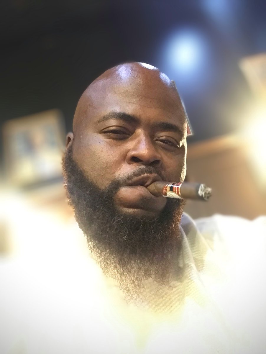 DeeFrmMphs tweet media