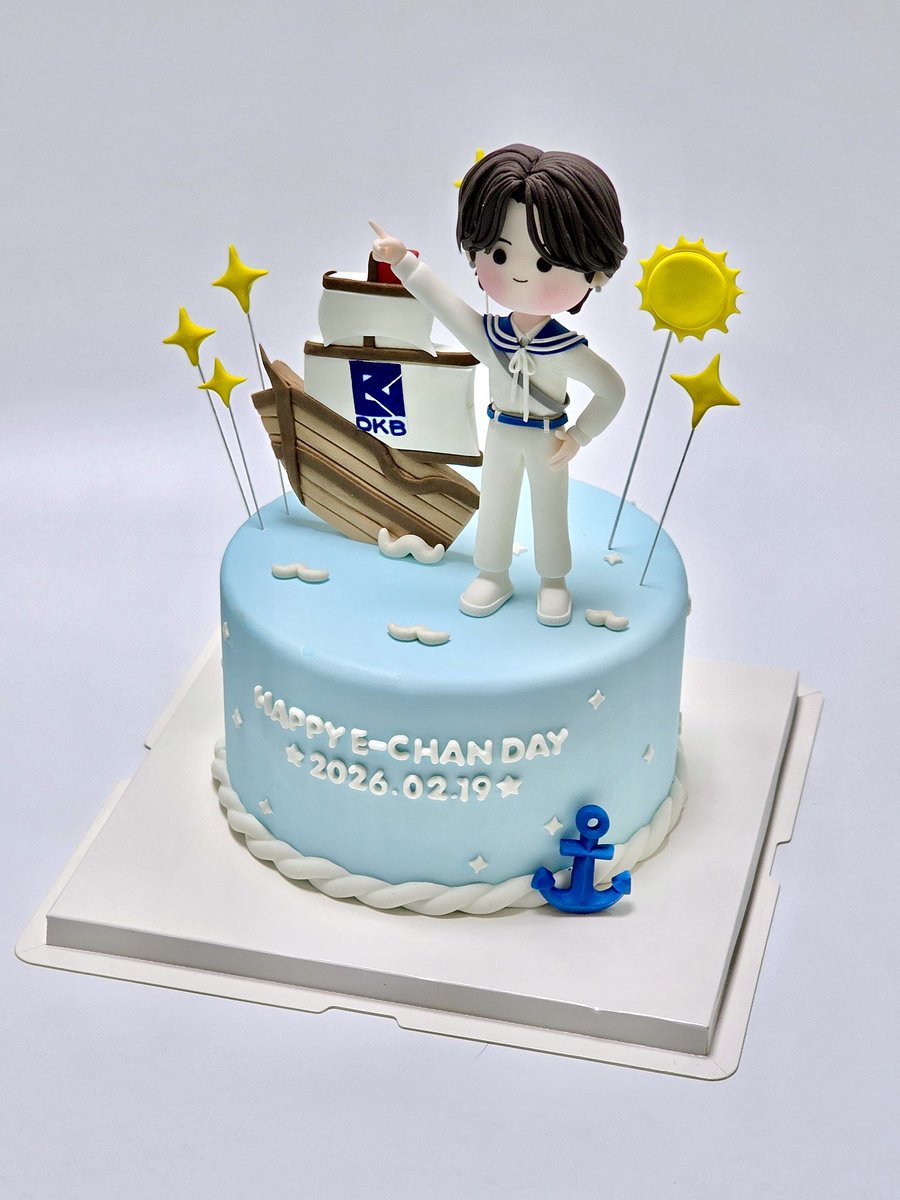 cakekorea's tweet photo. こんにちは😃韓国ソウルのオーダーケーキ専門店ケーキコリアです🍰 本日はDKB E-CHANさんのバースデーケーキをご紹介💓こだわりのデコをふんだんに配置した世界でたった一つのオーダーメイドケーキとなりました😊
製作事例☞  https://t.co/QH3R56Xmru

お問合せLINE☞https://t.co/yT0ihSwDbx https://t.co/SevFyKeofs