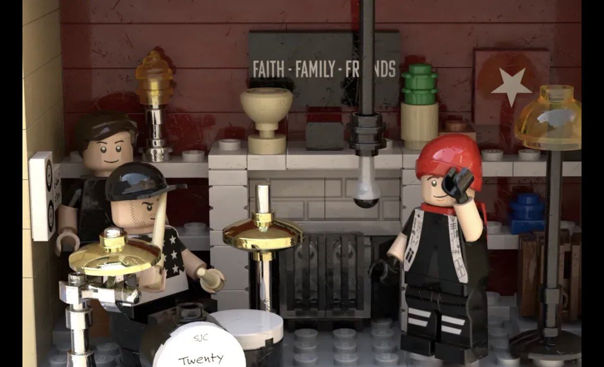 TØP Merch Alerts tweet media