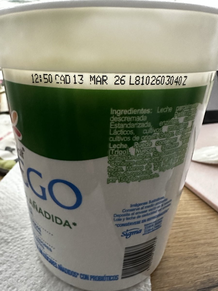 MFernandez0909's tweet photo. @YoplaitMexico Ayer compré este yoghurt, perfectamente cerrado y hoy al abrirlo encuentro esto. Algún correo para levantar la queja? Gracias https://t.co/GG6d6zQs0R