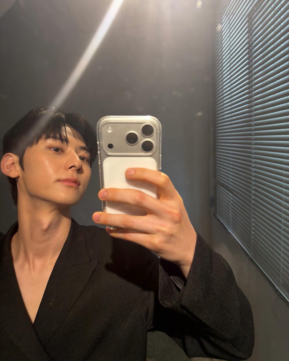 Peach 🍑 | 🦊 busy. expect late reply 🙏 tweet media