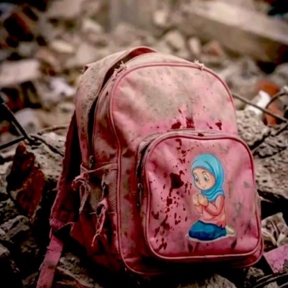 "Çocukları ürkütülmüş bir dünyanın denizi mavi olsa ne yazar, olmasa ne..."

— Cahit Zarifoğlu