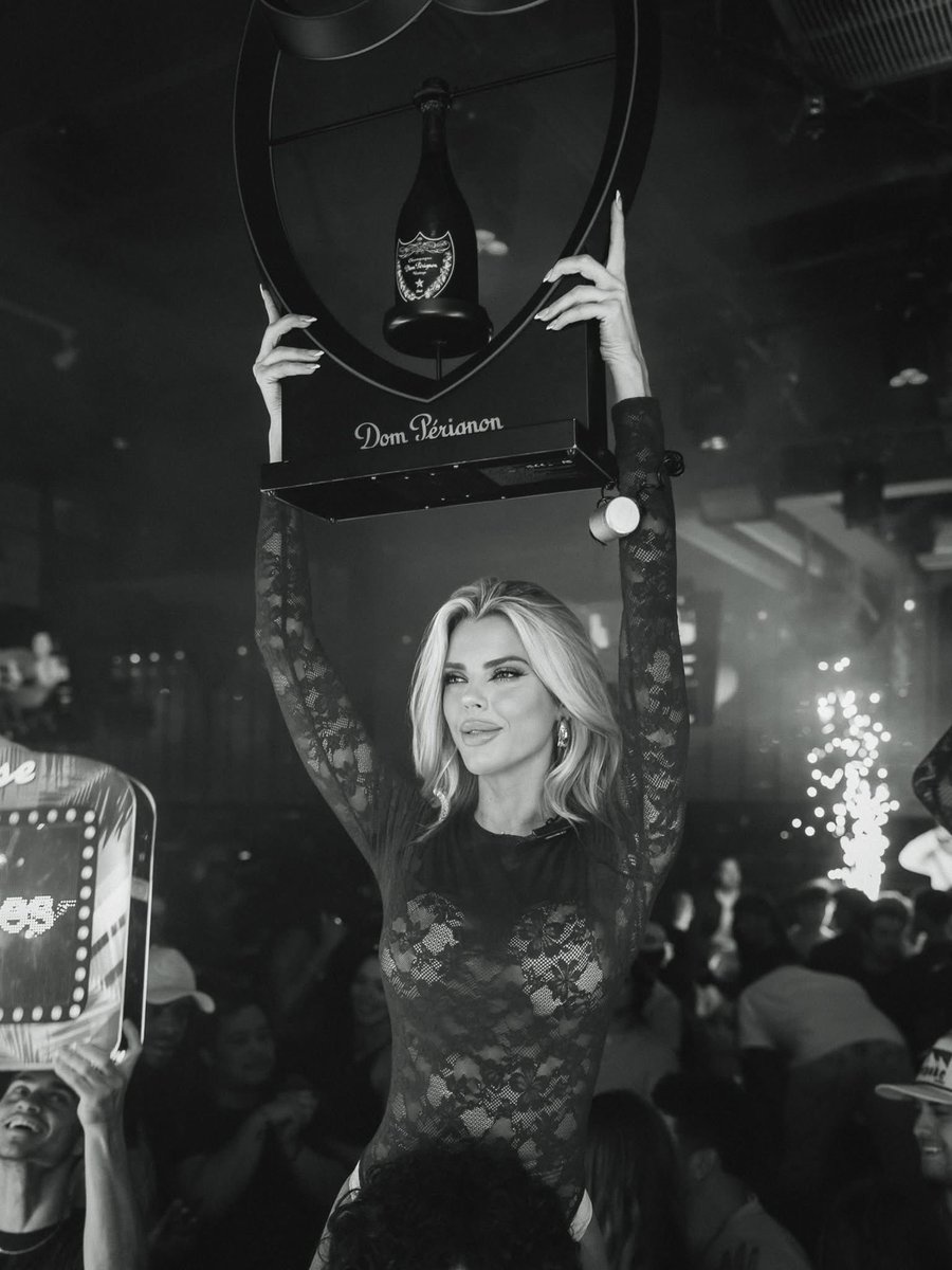 7pm = #SundayFunday at El Hefe 💀w/ Scottsdale Nights || 10pm = #Sunday Nights at Riot House w Scottsdale Nights || DJ Circle ⭕️ DJ Aaron Michael ( All Industry + Bachelorette Groups Welcome 🤗 ) … Gem Ray at 480.772.7613 (Text for VIP) <a href="/GemRayMedia/">Gem Ray</a>