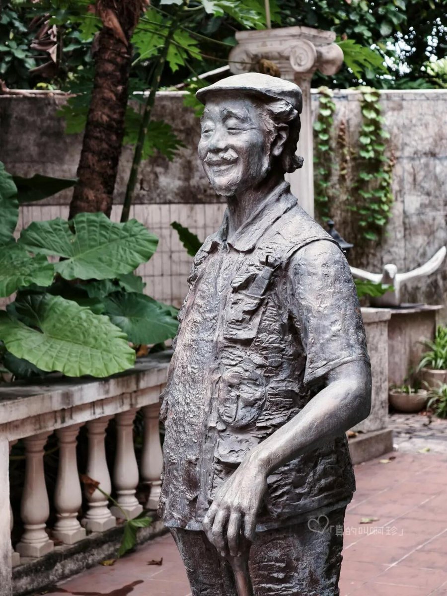 goguangzhou's tweet photo. Bronze figures sit beneath banyan trees, scattered along small bridges and bamboo paths. The park is dedicated to sculptor Pan He — known for works like Hard Times and the Zhuhai Fisher Girl🌿

📍Pan He Sculpture Art Garden

#Guangzhou #ArtWalk #WeekendIdeas #GuangzhouLife #Hiddengems #garden_walk #tuesdayvibe